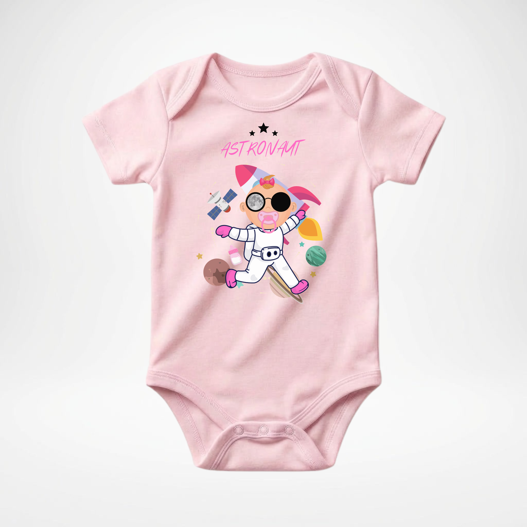 Rosa Baby Body kurzarm für Mädchen mit Astronaut Motiv, cooler Babybody aus Baumwolle mit Weltall und Raketen Design der Baby-&amp; Kleinkind- Marke TIMMY &amp; MIMMY