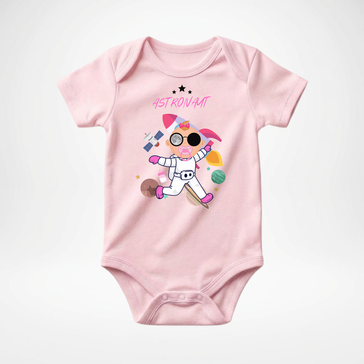 Rosa Baby Body kurzarm für Mädchen mit Astronaut Motiv, cooler Babybody aus Baumwolle mit Weltall und Raketen Design der Baby-&amp; Kleinkind- Marke TIMMY &amp; MIMMY