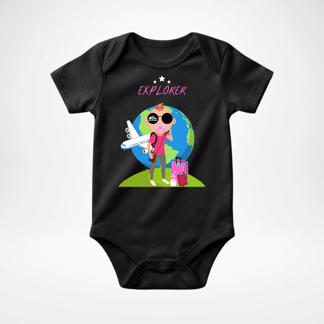 Schwarzer Baby Body kurzarm für Mädchen mit Explorer- Motiv, süßer Babybody aus Baumwolle mit Entdecker- Design von der Baby- &amp; Kleinkind- Brand TIMMY &amp; MIMMY