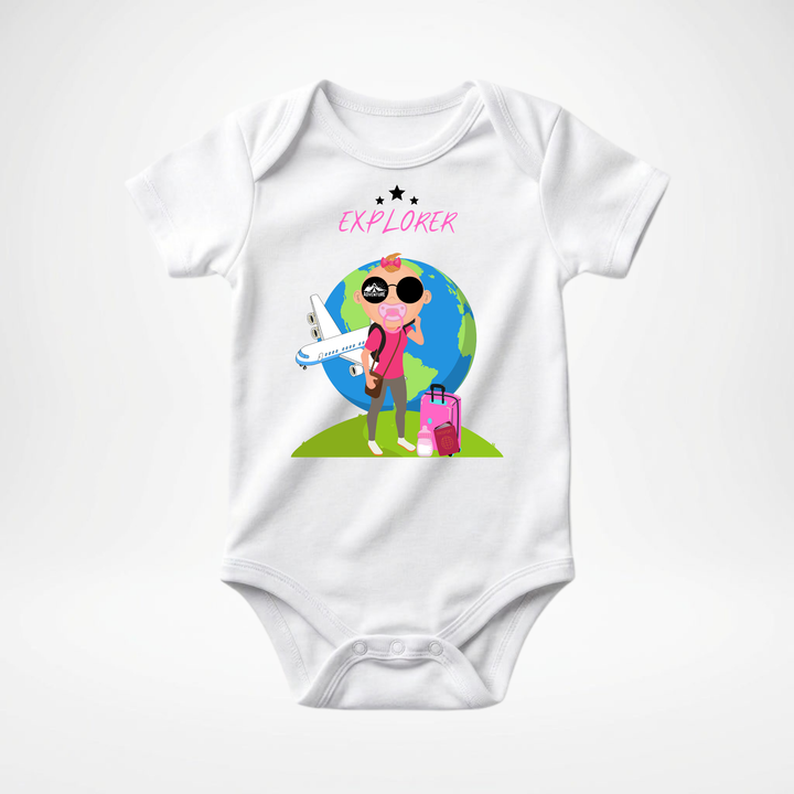Weißer Baby Body kurzarm für Mädchen mit Explorer- Motiv, süßer Babybody aus Baumwolle mit Entdecker- Design von der Baby- &amp; Kleinkind- Brand TIMMY &amp; MIMMY