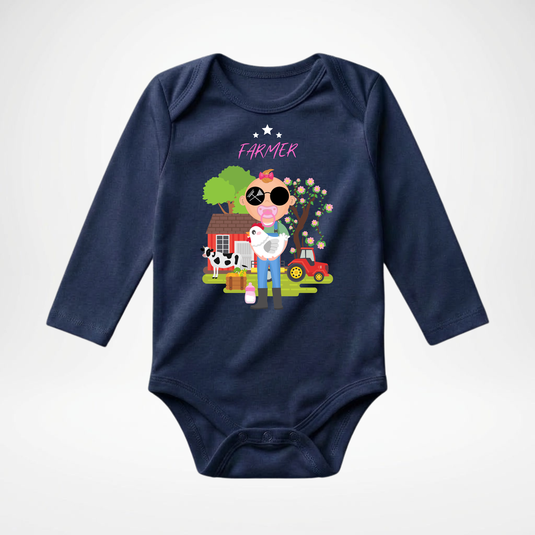 Navy blauer Baby Body langarm für kleine Mädchen mit Farmer Motiv, hochwertiger Babybody aus Baumwolle mit Bauernhof und Tier Design von TIMMY &amp; MIMMY