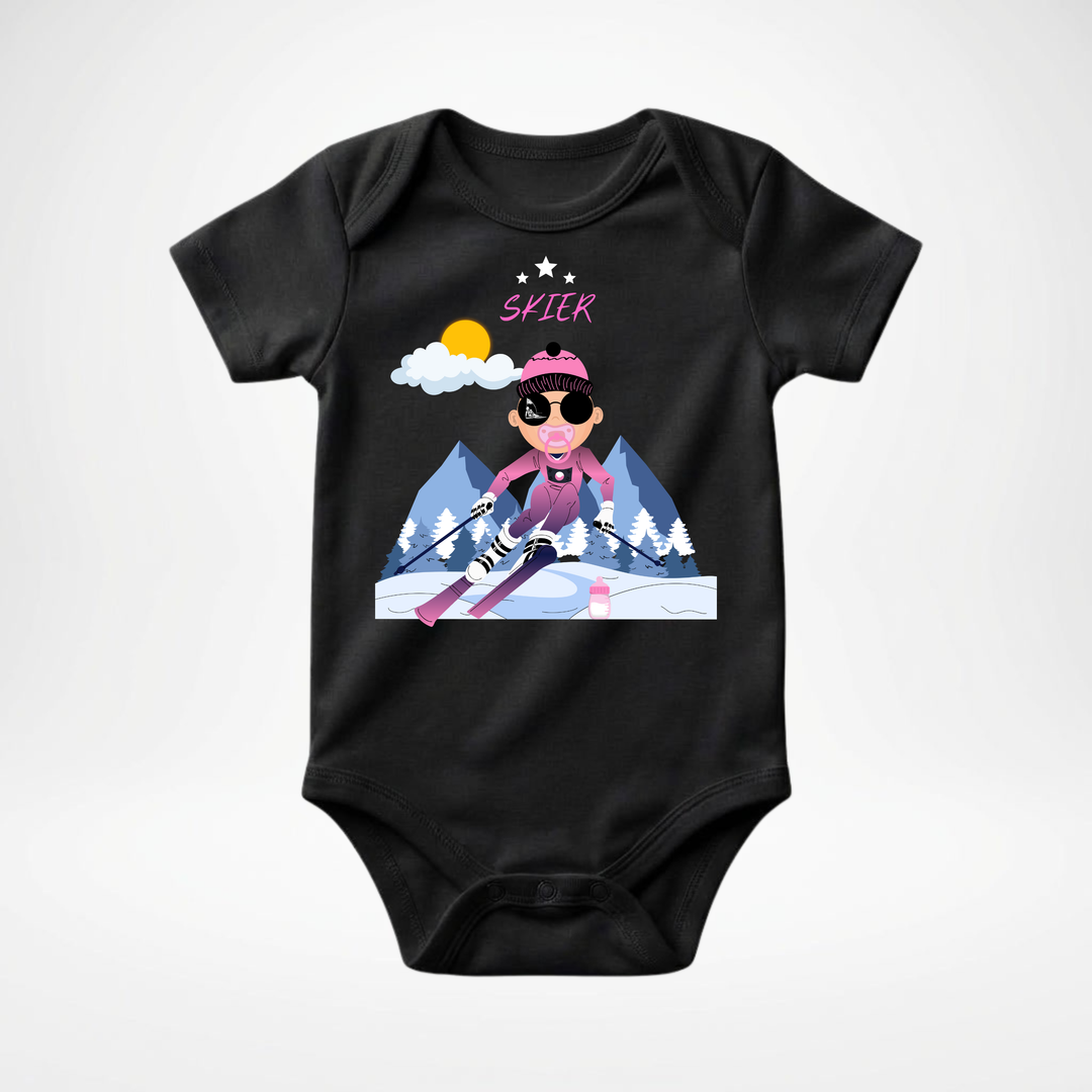 Schwarzer Baby Body kurzarm für Mädchen mit Skifahrer- Motiv, cooler Babybody aus Baumwolle mit Ski- Design von der Baby- &amp; Kleinkind- Brand TIMMY &amp; MIMMY