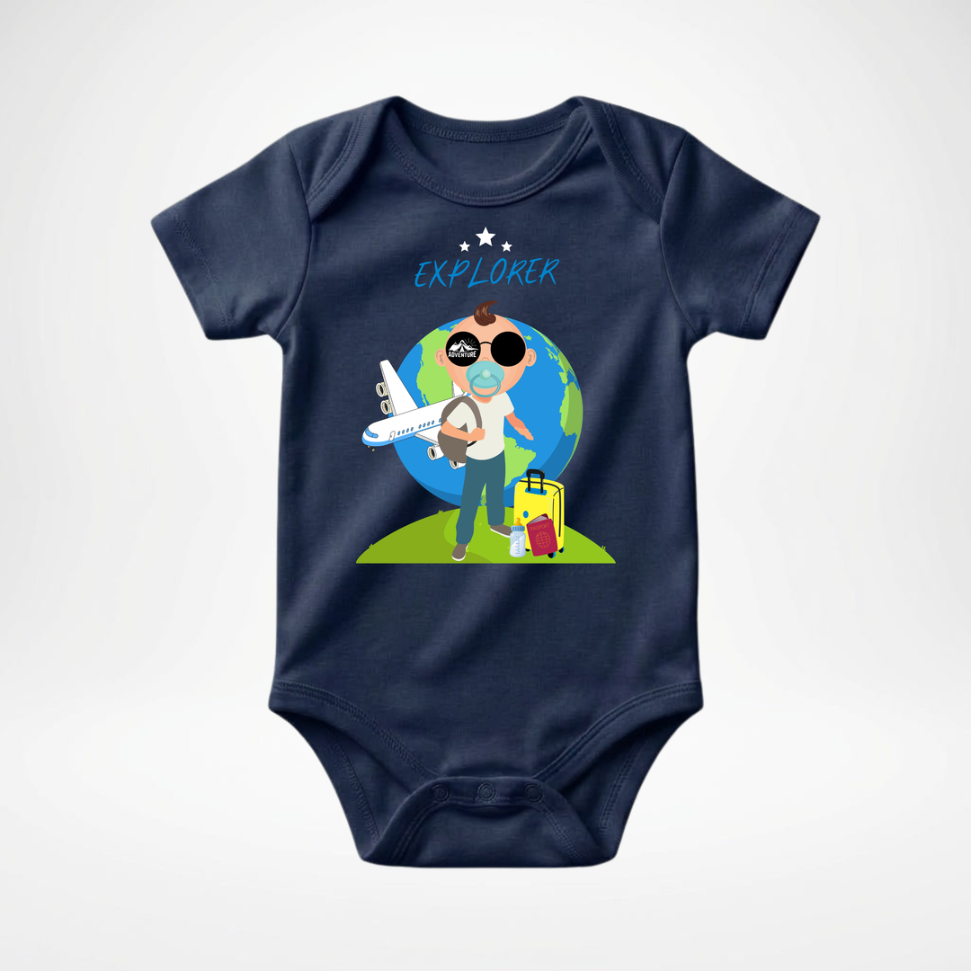 Navy blauer Baby Body kurzarm für Jungs mit Explorer Motiv, cooler Babybody aus Baumwolle mit Entdecker- Design der Baby-&amp; Kleinkind- Marke TIMMY &amp; MIMMY
