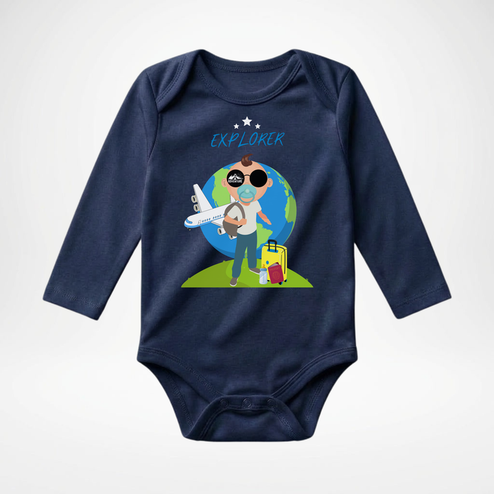Navy blauer Baby Body langarm für Jungs mit Explorer- Motiv, hochwertiger Babybody aus Baumwolle mit Entdecker- Design von TIMMY &amp; MIMMY