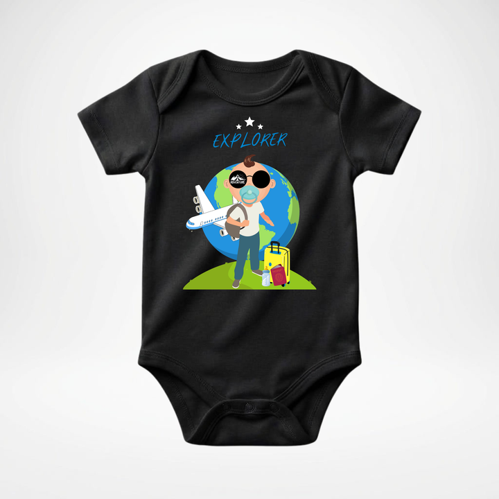 Schwarzer Baby Body kurzarm für Jungs mit Explorer Motiv, cooler Babybody aus Baumwolle mit Entdecker- Design der Baby-&amp; Kleinkind- Marke TIMMY &amp; MIMMY