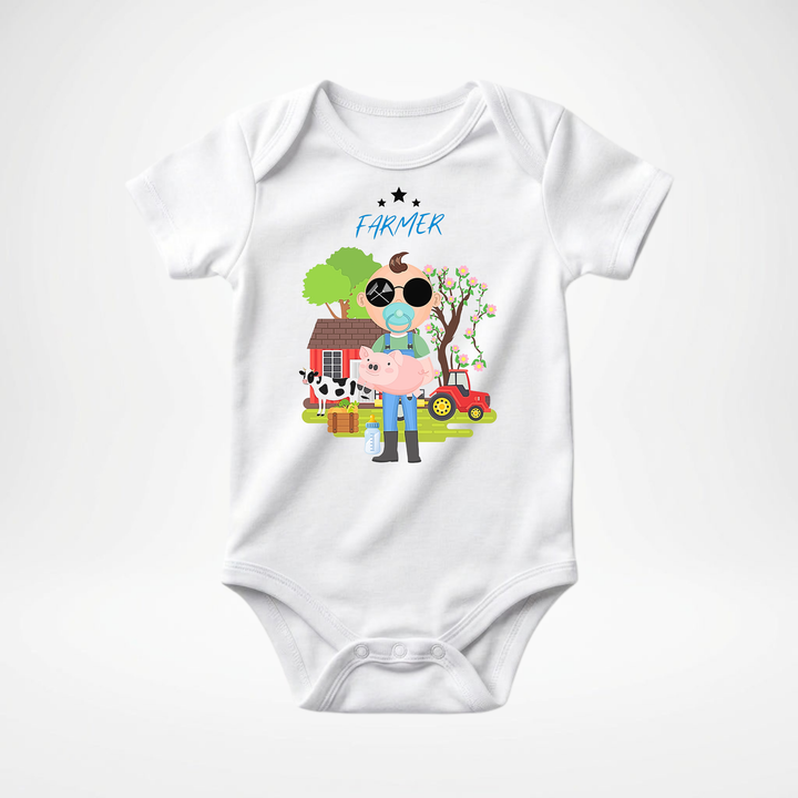 Weißer Baby Body kurzarm für Jungs mit Farmer- Motiv, cooler Babybody aus Baumwolle mit Bauernhof- Design der Baby-&amp; Kleinkind- Marke TIMMY &amp; MIMMY