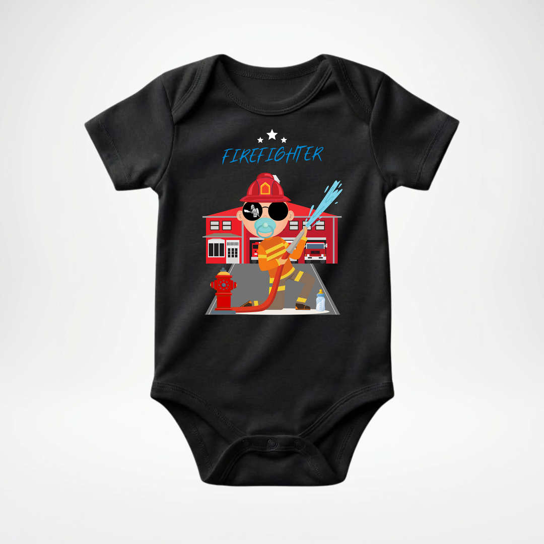 Schwarzer Baby Body kurzarm für Jungs mit Feuerwehr- Motiv, cooler Babybody aus Baumwolle mit Firefighter- Design der Baby-&amp; Kleinkind- Marke TIMMY &amp; MIMMY