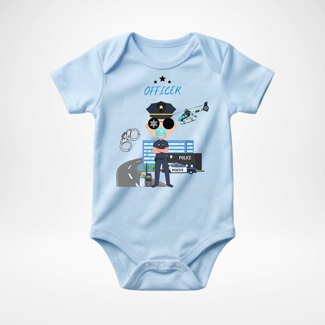 Hellblauer Baby Body kurzarm für Jungs mit Officer Motiv, cooler Babybody aus Baumwolle mit Polizei- Design der Baby-&amp; Kleinkind- Marke TIMMY &amp; MIMMY
