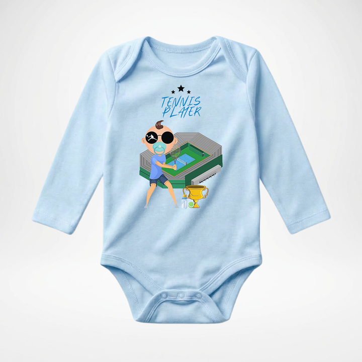 Hellblauer Baby Body langarm für Jungs mit Tennis- Motiv, hochwertiger Babybody aus Baumwolle mit Tennis Player- Design von TIMMY &amp; MIMMY